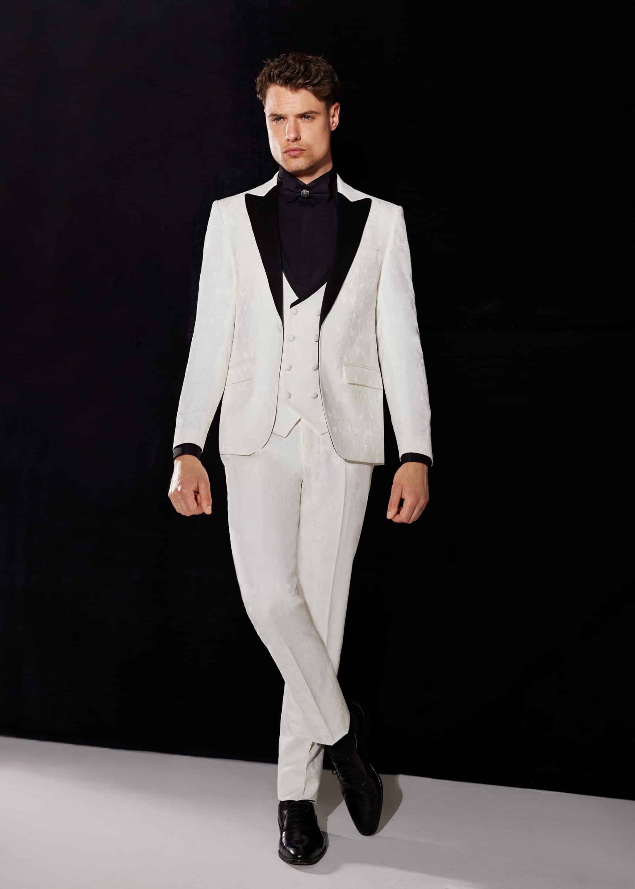 costume de ville parfait